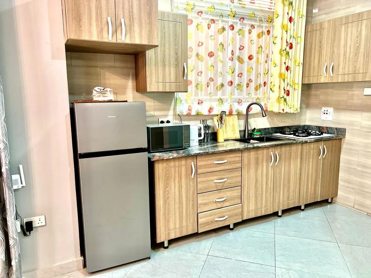Leslie'S Apartments 캄팔라