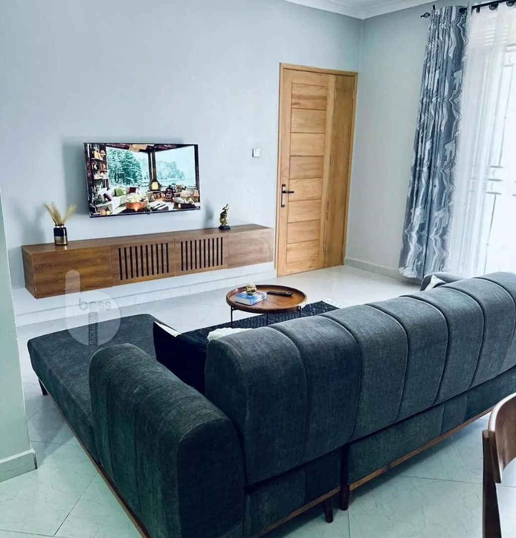 Leslie'S Apartments 캄팔라